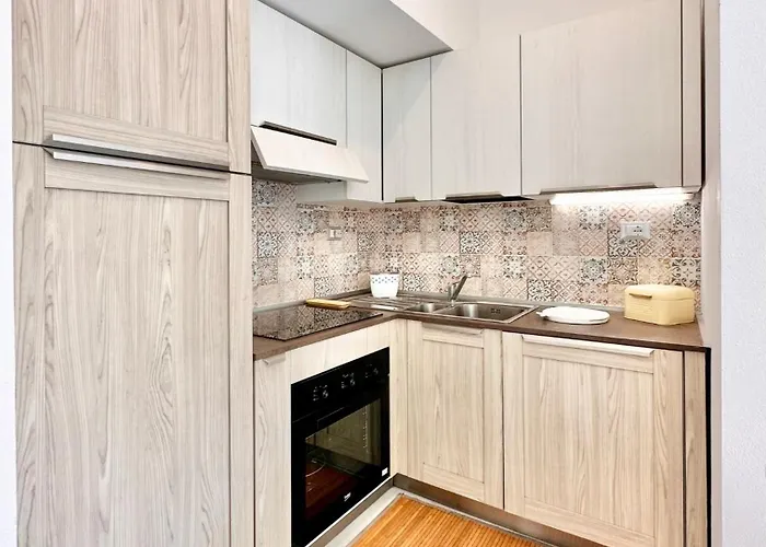 Hostdomus - Casa Arianna * Finale Ligure