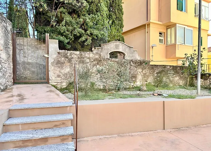 Hostdomus - Casa Arianna * Finale Ligure